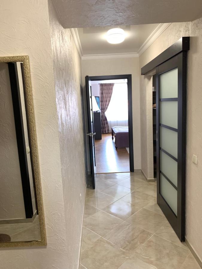 Центр. Поруч Парк Та Став Lejlighed Ternopil Eksteriør billede